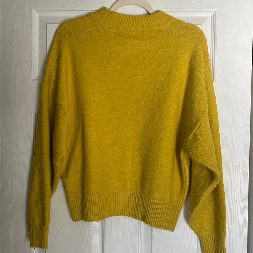 H&M Mustard Yellow Women's Turtleneck Sweater - Picture 4 of 4